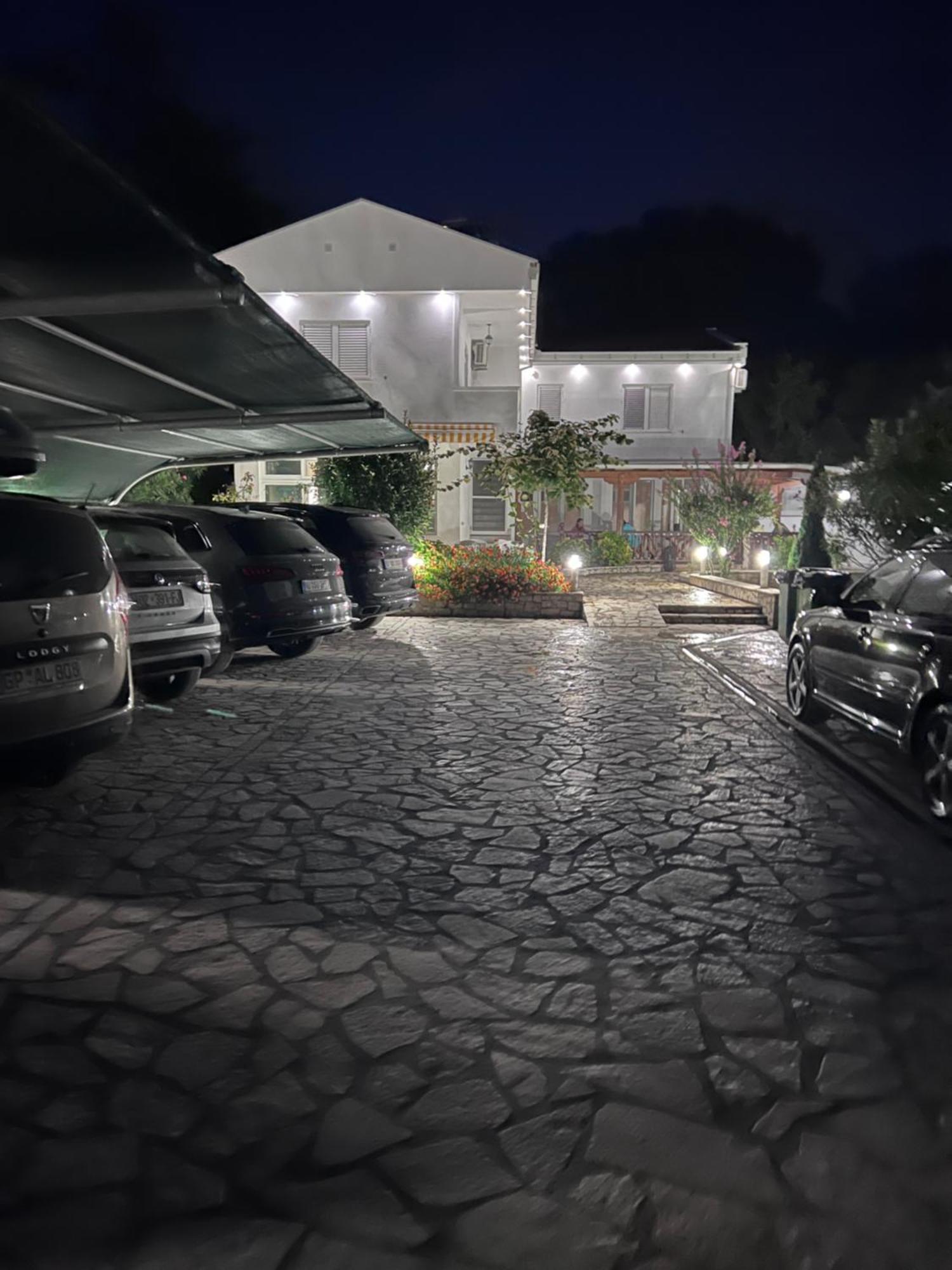 Residence Leora Ulcinj Exterior photo